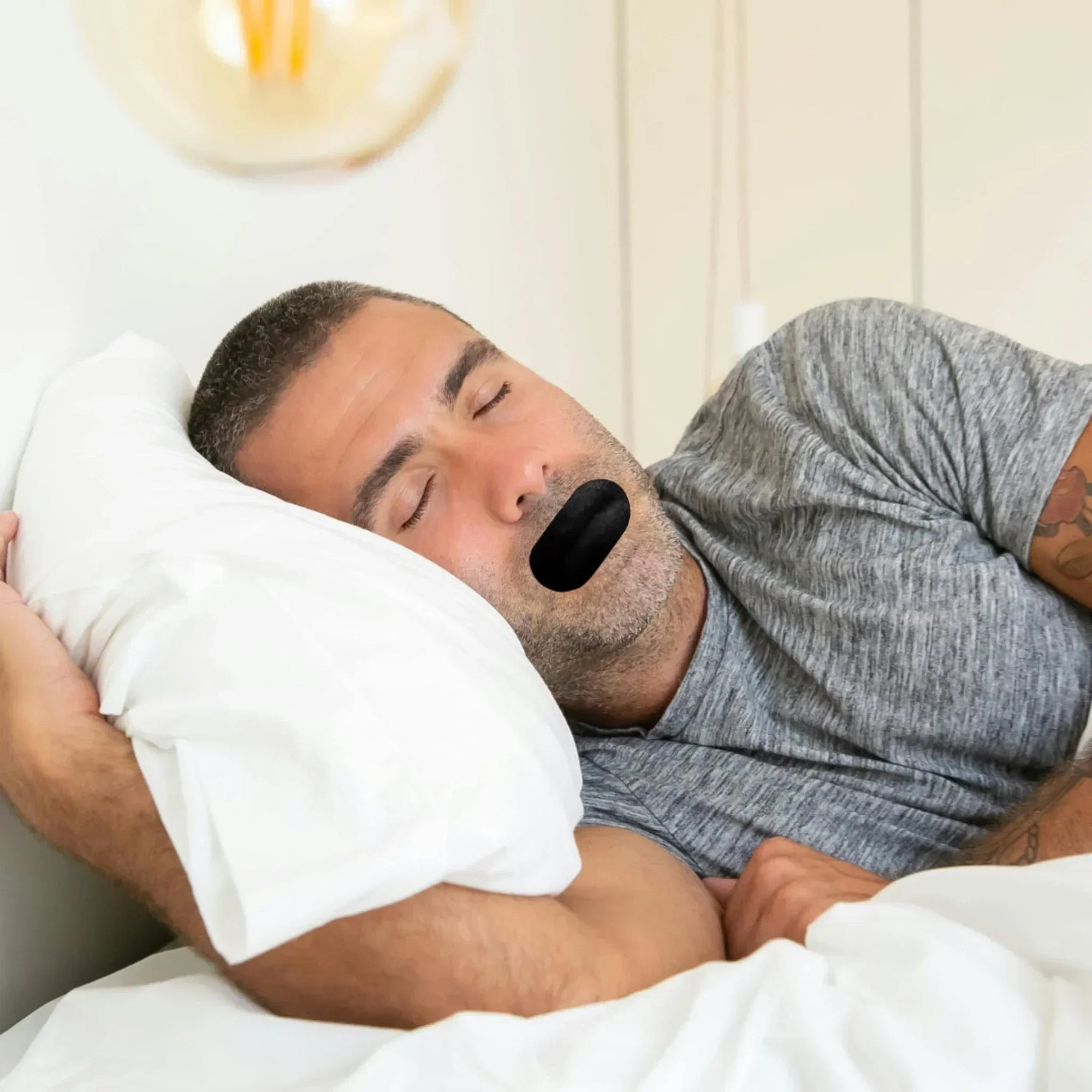 Mouth Taping gegen Schnarchen – Effektive Methoden für einen erholsamen Schlaf