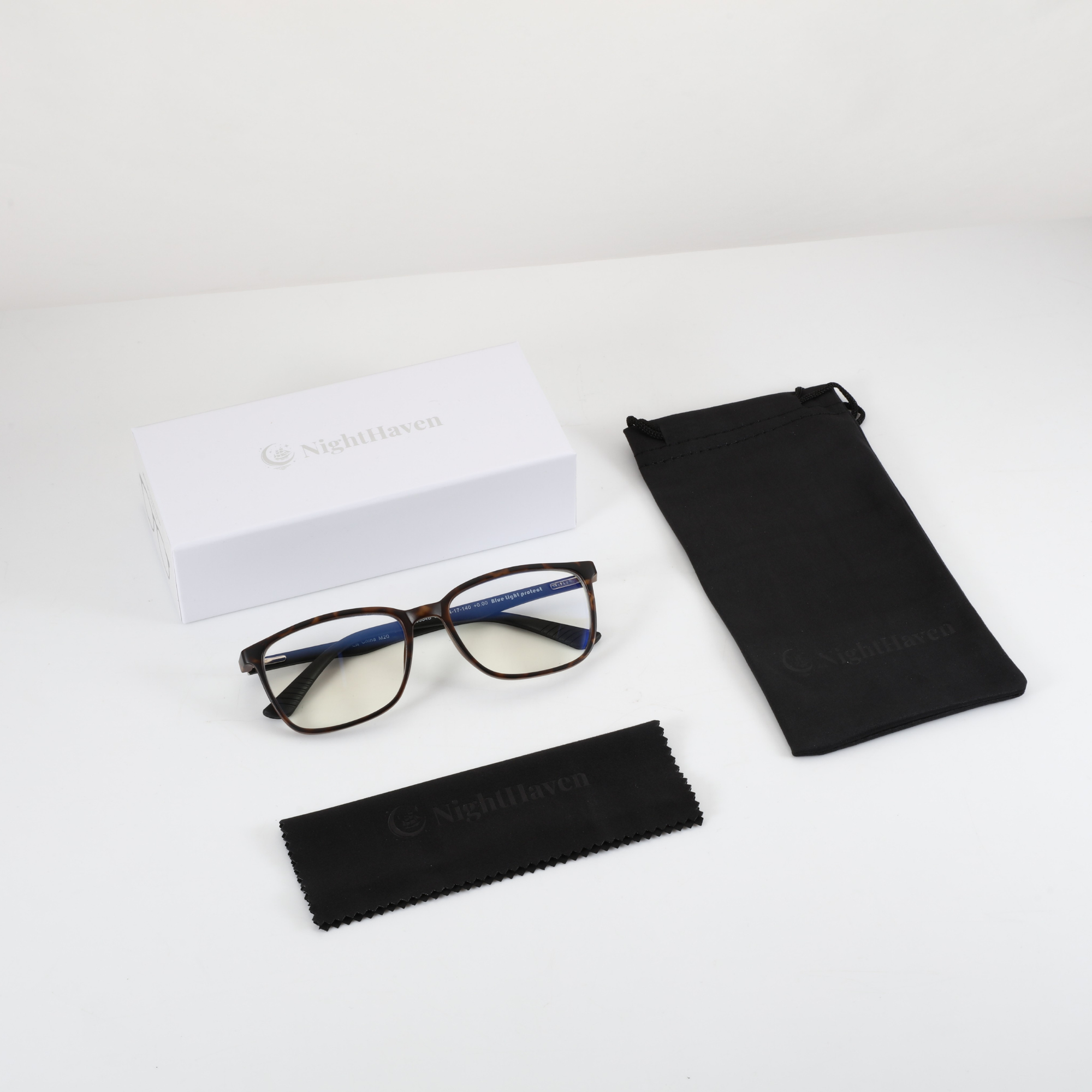 NightHaven Blaulichtfilterbrille CIRCADIA™ Havanna Braun mit weisser Originalverpackung, schwarzem Stoffetui und Mikrofaser-Putztuch – vollständiges Set